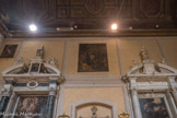 Eglise de San Bartolomeo des Arméniens.  Sur les murs, Histoire del Santo Sudario d' Orazio De Ferrar , GB Paggi et Giulio Benso. Ici, Jésus donne sa face, d'O. De Ferrari.