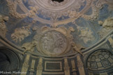 Palazzo Podestà appelé aussi Palazzo Nicolosio Lomellini. Les décorations en stuc de l'atrium sont de Marcello Sparzo.