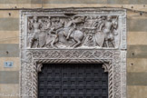 Place San Matteo. Le palais Gnecco Quartara , anciennement Giorgio Doria, avec le portail du XVe siècle de Giovanni Gagini représentant San Giorgio et le dragon, considéré comme l'un des portails Renaissance les plus prestigieux de Gênes.