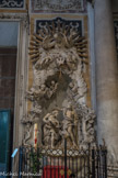 La basilique Santa Maria delle Vigne. Le Baptême de Jésus (1697), Anton Domenico Parodi. Au-dessus, la gloire, plus tardive, avec Dieu le Père, d'Andrea Casaregi.