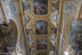 La basilique Santa Maria delle Vigne. elles de la voûte de la nef sont plus tardives et sont dues à Giuseppe Palmieri, Paolo Gerolamo Brusco,  Giuseppe Paganelli, Santino Tagliafichi et Giuseppe Passano (XVIIIe et XIXe s.).