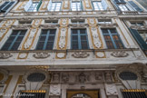 Désignation Spinola : PALAZZO DI FRANCO E PAOLO SPINOLA. Il fut édifié par la volonté de Francesco Grimaldi en 1593, puis passa aux Pallavivino puis au Doria par mariage. En 1734, c'est Maddalena Doria qui en hérite. Elle est marié à Nicolas Spinola San Luca. Il resta dan la famille Spinola, jusqu'à ce que Paolo et Franco Spinola fasse donation à l'état, qui y créa la Galleria Nazionale della Liguria. .