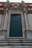 Portail latéral de l'église San Siro.
