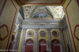 les fonts baptismaux (1445) de l'ancienne église bénédictine.