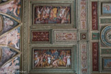 Villa del Principe. Palais d'Andrea Doria.<br>L’atrium. Le quatrième panneau (enbas), près de l’arc du grand escalier, représente le Triomphe de Bacchus en Inde.