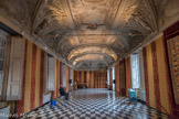 Villa del Principe. Palais d'Andrea Doria.<br> Galerie d'Or.  Les constructeurs, le Maestro Battista Cantone  et le maestro Luca Carlone, se sont entendus avec le prince Giovanni Andrea pour mener à bien la construction de la galerie de 1594 à 1595.