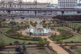 Villa del Principe. Palais d'Andrea Doria.<br> À la fin du XVIe siècle, le jardin en bord de mer se présentait comme un grand espace articulé selon des formes géométriques autour du pivot central de la Fontana del Neptune. La disposition générale n'a pas été modifiée de manière substantielle avant le milieu du XIXe siècle. Dans les années cinquante du dix-neuvième siècle, le prince Filippo Andrea V transforma le jardin en mer en un petit parc 