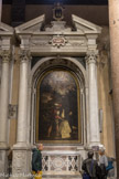 Église Santa Maria di Castello. La chapelle dédiée à Saint Pierre de Vérone fut érigée en 1593 par la famille Ponte, qui a commandité à Bernardo Castello la toile de l'autel représentant le martyre du Saint, 1597.