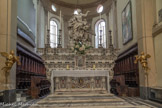 Église Santa Maria di Castello. Le maître autel d'Anselme Quadro (1685). Il comporte le groupe en marbre Assomption de Domenico Parodi (fin du XVIIe siècle) qui sculpta aussi les deux anges du gradin.