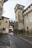 Lerma. <br> L'entrée et sa tour vues de l'intérieur.