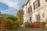 Château de Rocca Grimalda. <br> La majestueuse façade occidentale achevée à la fin des années 1700 .