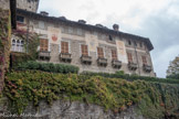 Château de Tagliolo Monferrato. <br> Le château, fief impérial datant de 967 , entouré de son village médiéval, domine une vaste étendue de vignobles du Haut Monferrato. Les Marquis Pinelli Gentile sont propriétaires du Castello di Tagliolo depuis 1498.