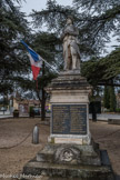 <strong>Saint-Laurent-des-Arbres</strong> <br>
Le monument aux morts, de L. Eckes, 1862-1925) ; né à Bedarrides (Vaucluse) et installé en Avignon.