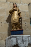 <strong>Saint-Laurent-des-Arbres</strong> <br> L'église fortifiée. Saint Laurent, martyrisé en 258 à Rome, supplicié sur le gril.