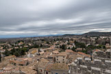 <strong>Saint-Laurent-des-Arbres</strong> <br> Au fond, le Ventoux dont le sommet est dans les nuages, et, à sa gauche, les dentelles de Montmirail.