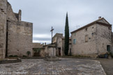 <strong>Saint-Laurent-des-Arbres</strong> <br> L'église fortifiée.