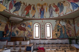 Saint Irénée. <br> Les Eglises orthodoxes, une des branches du christianisme, sont nées de l'excommunication réciproque prononcée par Rome et Constantinople en 1054. Au-delà des querelles théologiques (Filioque, date de Pâques, dogmes de l'immaculée conception et de l'assomption de Marie, controverses iconoclastes), cette fracture est aussi le résultat du refus, par les Eglises de la partie orientale de l'ancien empire romain, de la suprématie doctrinale que Rome veut leur imposer et de la primauté et de l'infaillibilité pontificales. Dès lors, ces Eglises se nomment « orthodoxes », d'un mot grec signifiant « juste doctrine »). Elles se considèrent toujours comme les seules vraiment fidèles aux grands conciles des premiers siècles qui ont défini les dogmes chrétiens auxquels elles ne veulent rien enlever ni ajouter. Cette séparation a été aggravée par le Sac de Constantinople par les Croisés lors de la 4e croisade en 1204. Les Conciles d'union de Lyon II en 1274 et Florence en 1439, sont restés sans lendemain.