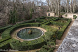 Suite à la révolte des “Cascavéous”, le roi Louis XIII condamna la communauté d’Aix et les villages à indemniser Gaspard de Forbin. Il reçut une importante somme qui lui permit de reconstruire la façade principale et à ses héritiers de faire d’importants travaux dont des remparts, des salles voûtées souterraines et le magnifique jardin à la française. ” Si parfait qu’il doit avoir été dessiné par André le Nôtre” mais aucune commande n’est connue à ce jour.