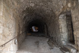 Montée vers les cachots, à gauche l'entrée de la salle des gardes.
