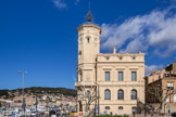 La Ciotat. <br> A l’extrémité du Vieux Port se dresse le musée du Vieux La Ciotat, datant de 1864. C'est le bâtiment de l'ancien hôtel de ville.