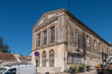 La Ciotat. <br> Cette place est plus communément appelée Place du Théâtre grâce au théâtre qui siège à cet endroit. le bâtiment a hébergé les pénitents blancs et un cinéma en 1890.
