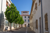 La Ciotat. <br> Au fond, la tour St Jacques. C'est là où se trouvait une voilerie. A droite, le collège des Oratoriens, édifié au début du XVIIIe siècle.