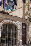 La Ciotat. <br> Rue du grand Madier. Dans le vieux parler ciotaden, un 