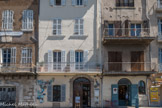 La Ciotat. <br> Au rez-de-chaussée de ces maisons, on a un 