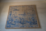 La Ciotat. <br> Ensemble de 4 toiles peintes, en camaïeu (XVIIème siècle) provenant de l’hôtel de Grimaldi de Régusse (18, rue Adolphe Abeille). L’hôtel Grimaldi Regusse. Construit en 1630 par Gaspard de Grimaldi pour son petit-fils, Charles de Grimaldi, qui venait d'être nommé conseiller au parlement, l'immeuble sis 18 rue Adolphe Abeille est la plus belle résidence urbaine privée de la Ville. Devenu Marquis de Régusse par la grâce de Louis XIV, Charles de Grimaldi fit bâtir le 