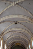 La Ciotat. Chapelle des Pénitents bleus (1626) <br> Les travaux sont réalisés par deux maîtres maçons de Marseille, Antoine DRECHT qui prend à « prixfait » la construction des quatorze fenêtres et chaînages d’angle et divers éléments de pierre, et Antoine CHAULIER qui termine l’œuvre de la chapelle et en exécute les voûtes.
En 1633, le 1er juin les cintres des voûtes sont ôtés. Cette année-là également, le Maître verrier Jacques de France peint les vitraux de la nef.