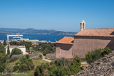 La Ciotat. Chapelle Notre Dame de la Garde
 <br> Les Pénitents Bleus offrirent à la chapelle une première cloche en 1628. Elle était faite d’un alliage de cuivre et de l'argent provenant d’écus donnés par les Prieurs des Pénitents Bleus de l'époque, dont la cloche portait les noms gravés. Volée en 1907, elle fut remplacée par une cloche qui appartenait au couvent des Sœurs du Saint Nom-de-Jésus faite de 60 kilos de bronze et 43 kilos de fonte.