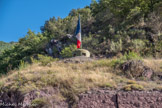 Le petit ouvrage de la Frassinéa. <br> Cloche d'observation GFM.