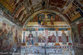 Chapelle saint Sébastien à Roubion. <br> Les murs et le plafond sont entièrement recouverts de peintures anonymes, légendées en provençal.
