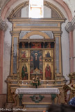 Roure. <br> Le polyptyque de l’Assomption. Le premier autel, à gauche en entrant, est surmonté d’un triptyque, bois doré et huile sur bois, que l’on a daté de 1560 et attribué à François Bréa. Il célèbre l’Assomption de la Vierge. Ce sont des similitudes avec d’autres œuvres du peintre qui expliquent l’attribution de ce triptyque à François Bréa.