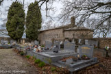 La chapelle Notre Dame du Revest. Les bâtiments du monastère ont laissé la place à un vaste cimetière en 1856.