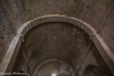 La chapelle Notre Dame du Revest. Un arc doubleau est un arc perpendiculaire à l’axe de la voûte et appuyé contre la face intérieure des murs (il double la voûte).