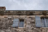 Le château de Saint-Martin-de-Pallières. Les mascarons.