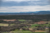 Le château de Saint-Martin-de-Pallières. A droite, sur une butte, le château de la Verdière.