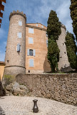 Le château de Saint-Martin-de-Pallières. Il fut la propriété des Vintimille, des Castellane, des Forbin, des Glandevez, des Laurens et des Boisgelin. Les Laurens lui donnèrent son aspect actuel.