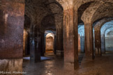 Saint-Martin-de-Pallières. Cette curiosité architecturale fut construite en 1747, c'est alors la plus grande citerne d'Europe, pour répondre aux besoins en eau des jardins du château. Impressionnante par ses dimensions (plus de 500m²), cette citerne étonne avant tout par sa singularité. Ses voûtes en croisées d'ogives soutenues par pas moins de 20 piliers rappellent l'architecture gothique d'époque. La citerne est ainsi inscrite aux Monuments Historiques depuis 2003. Les propriétaires, conscients de la valeur architecturale de ce monument, ont entrepris en février 2017 de considérables travaux afin de l'ouvrir au public en mai dernier.