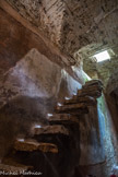 Saint-Martin-de-Pallières. L'escalier d'accès à corbeaux.
