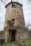 Le château de Saint-Martin-de-Pallières. Le pigeonnier.