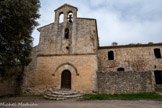 La chapelle Notre-Dame et son-prieuré. Au XIXe siècle, après la réunion des deux villages de Brue et Auriac, la chapelle servit d'église paroissiale. Elle céda en 1858 ce rôle à la nouvelle église construite au centre du village. Elle comporte une nef à trois travées avec chapelle latérale voûtée demi-berceau. Les restes de Georges Roux, riche armateur marseillais qui a racheté les terres de Brue en 1735, reposent sous l'autel.