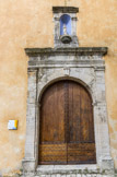 L'église de Saint-Martin-de-Pallières. La porte d'entrée.