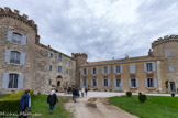Le château de Saint-Martin-de-Pallières. Pierre de Laurens y aménagea l'intérieur et les alentours du château, suivi par les générations qui lui succédèrent, transformant l'austère forteresse médiévale en une belle demeure de villégiature.  Il obtint en 1661 du Roi Louis XIV de faire ériger la terre de Saint- Martin en Marquisat. L'unique descendante de la lignée, Marguerite Adélaïde, épousa Gilles Dominique de Boisgelin, dont l'oncle, archevêque d'Aix et académicien, prononça le discours du sacre de Louis XVI à Reims puis celui du Concordat. Ses descendants écrivent encore aujourd'hui l'histoire de cette demeure.