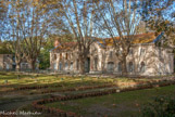 <center>Le château d'Avignon. </center> La station des eaux
La situation du château, adossé au Petit Rhône, permet depuis le XVIIIe siècle d'irriguer et de dessaler les terres agricoles via un réseau dense de roubines. A partir de cette prise d'eau, Louis Prat-Noilly conçoit un véritable complexe hydraulique, mettant en oeuvre les techniques les plus modernes pour pomper, traiter et distribuer l'eau pour les usages agricoles, mais aussi domestiques.