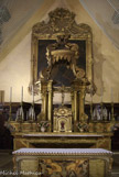 <center>L'église des Carmes</center>Le maître autel. En bois doré du XVIIIe siècle, il a été commencé par Antoine Duparc en 1733 et a été terminé par Jean Kourlawski, un artiste polonais établi à Marseille. De lignes sobres, il est surmonté d’un ciborium formé d’un pavillon soutenu par quatre hautes colonnettes doublées latéralement de deux pilastres baroques encadrant le tabernacle. L’autel est d’origine sauf le baldaquin qui est de fin XIX.