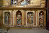 <center>Quatrième chapelle de droite.</center>Plus de 300 statues, en bois polychrome, ont été commande par l'abbé Decanis à la maison Boyer après 1870.