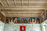 <center>Le palais de justice.</center>Sans la salle des assises, accueillant jadis les états du Comtat Venaissin, on peut admirer un beau plafond décoré de trompe-l'oeil, de frises de toiles peintes par Romanelli au XVIIe siècle, vestiges des temps fastueux où ce monument était la résidence de l'Evêque et le temple de l'art italien, et de remarquables boiseries du 18ème siècle.
