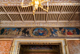 <center>Le palais de justice.</center>La fuite en Egypte, avec Joseph qui fait boire l'âne.